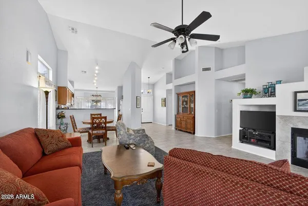 $2,395 | 552 East Jasper Drive, Gilbert, AZ 85296