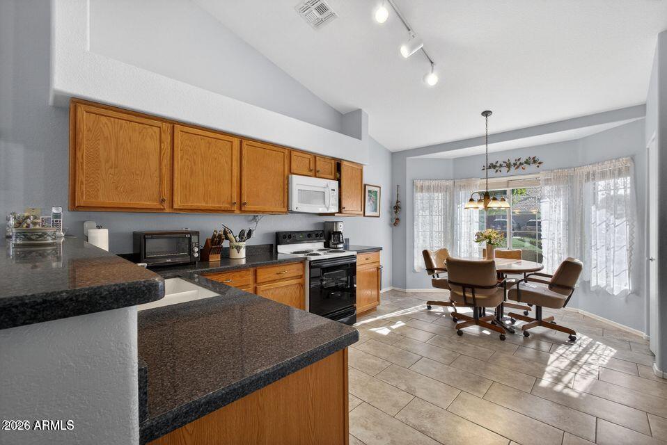 552 East Jasper Drive Gilbert, AZ 85296 - Photo 10 of 37 20251231031116053459000000-o