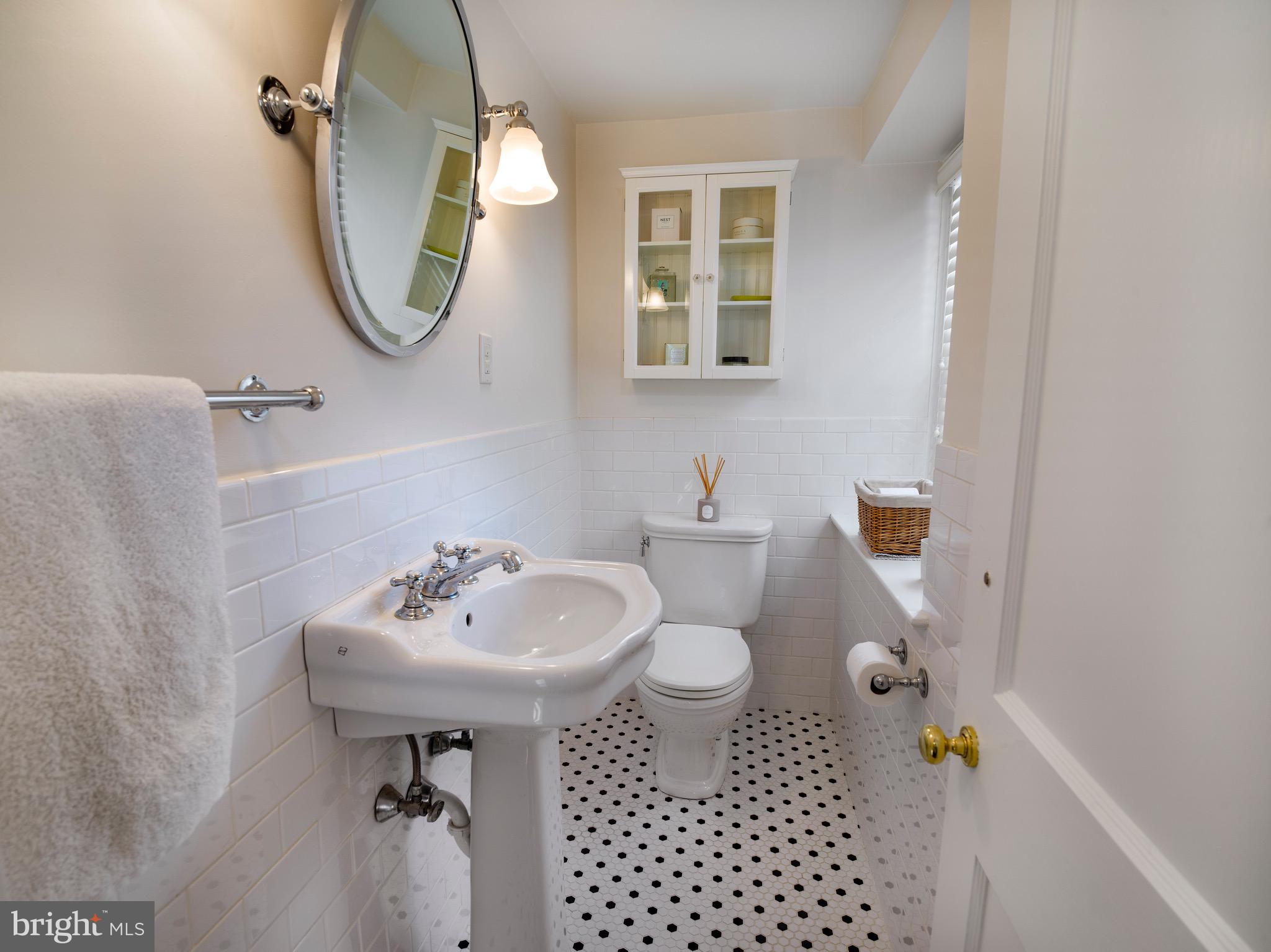 421 Shortridge Drive Wynnewood, PA 19096 - Photo 13 of 40 Powder room