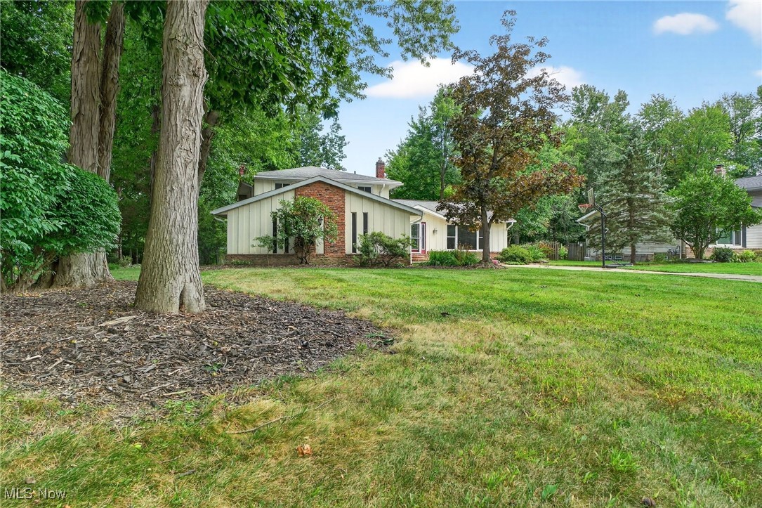 37436 Hunters Ridge Solon, OH 44139 - Photo 4 of 48 Gallery Image 4