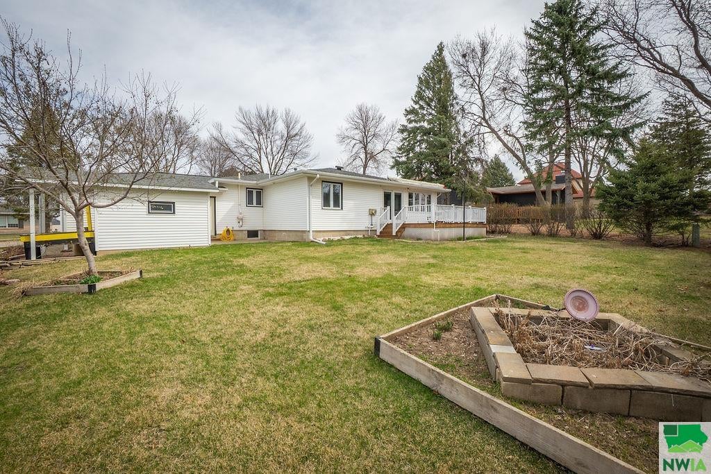 38 Prospect Street Southwest Le Mars, IA 51031 - Photo 23 of 24 Gallery Image 23