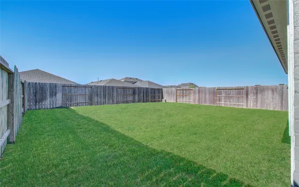 $2,350 | 4930 Natchez Trace, Fresno, TX 77545