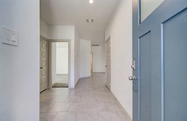 $2,350 | 4930 Natchez Trace, Fresno, TX 77545