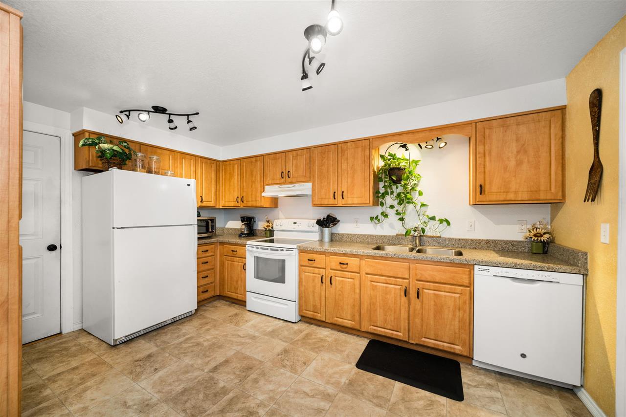 1218 North Van Marter Road Spokane Valley, WA 99206 - Photo 5 of 20