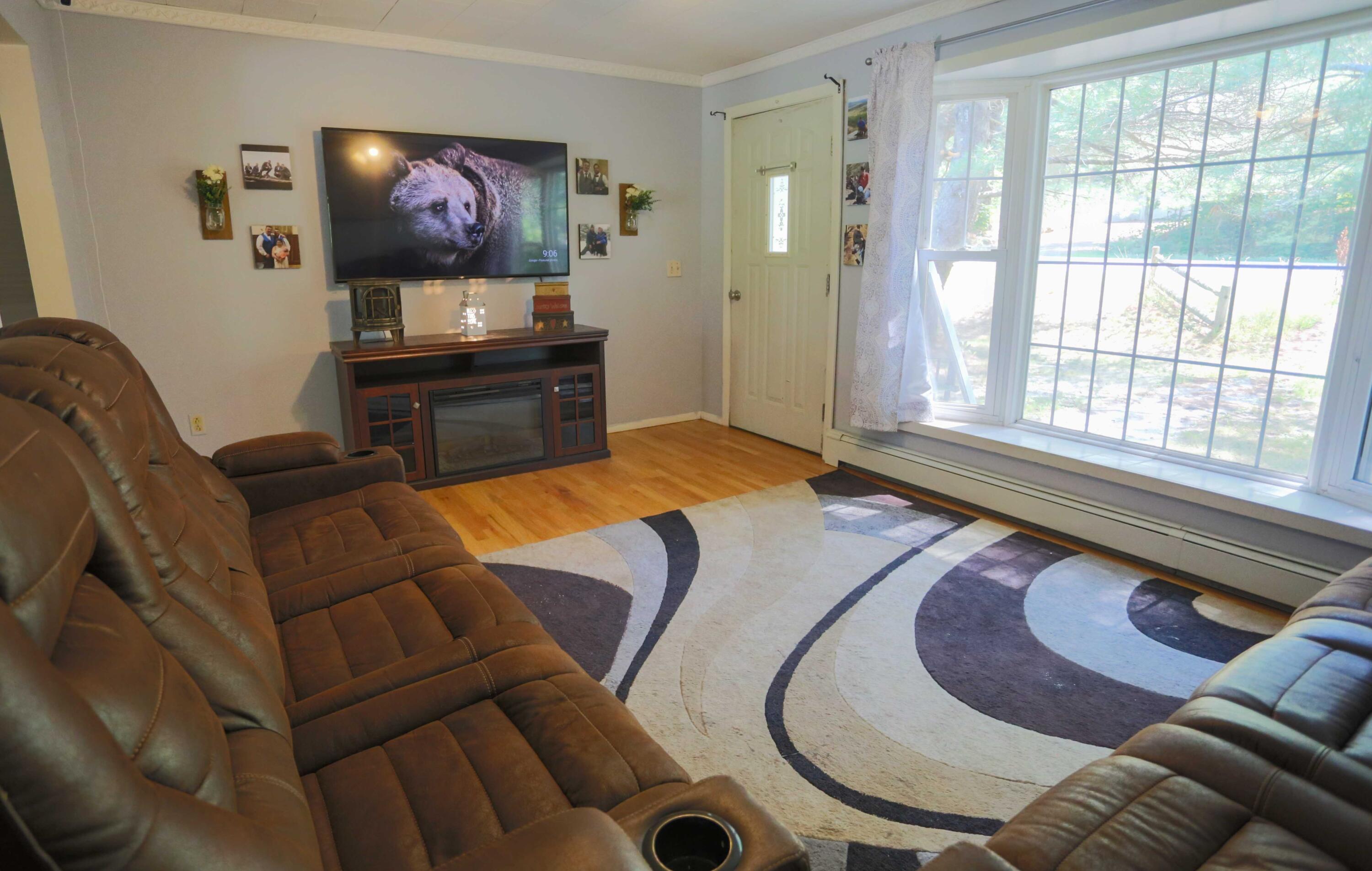387 Crowley Road Sabattus, ME 04280 - Photo 9 of 19 Living Room