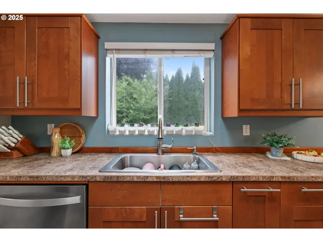 $150,000 | 1655 South Elm Street, Unit 302, Canby, OR 97013