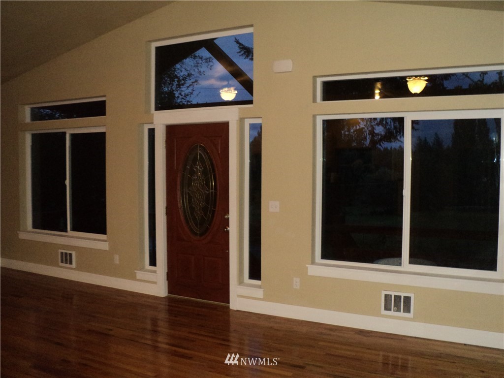 4381 Southwest County Line Road Port Orchard, WA 98367 - Photo 3 of 9 Gallery Image 3