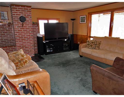 611 Elm Hill Road South Paris, ME 04281 - Photo 5 of 25 Living Room.