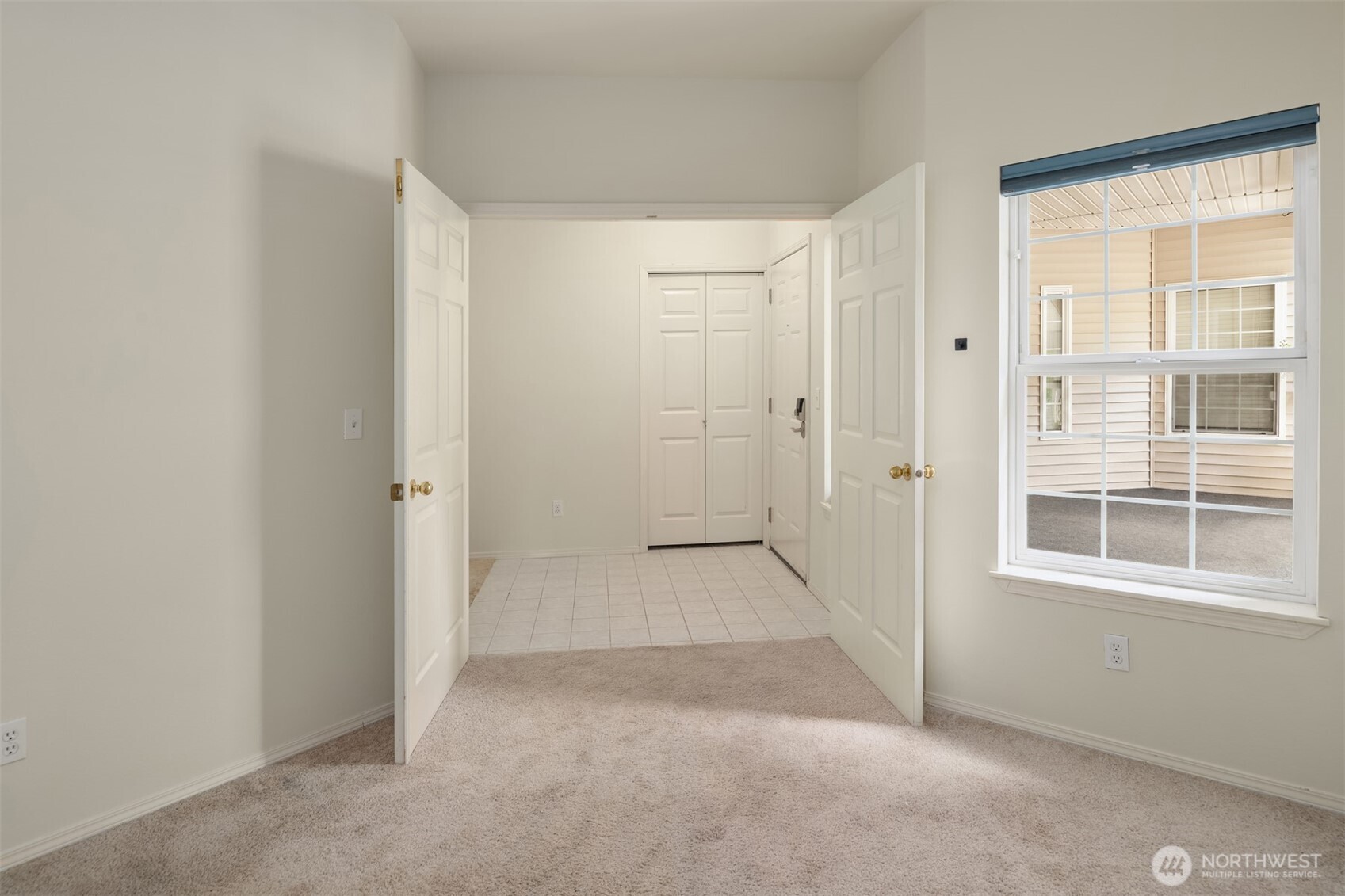 12113 Northeast 172nd Place, Unit J202 Bothell, WA 98011 - Photo 28 of 34