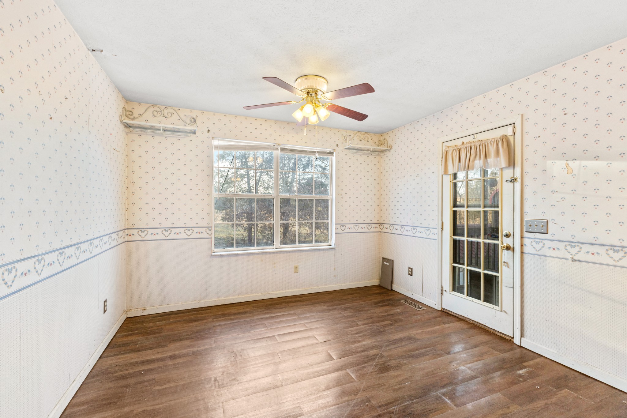 1001 Old Eastside Road Burns, TN 37029 - Photo 14 of 60