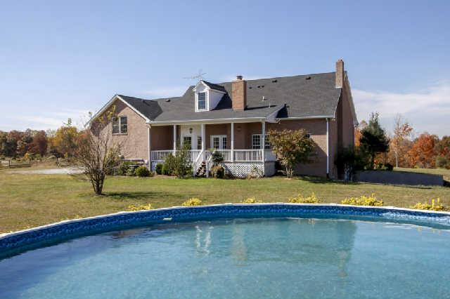 296 Ernest Cates Road Bethpage, TN 37022 - Photo 17 of 20 Nice way to cool hot Summer weather w/ this above ground pool!