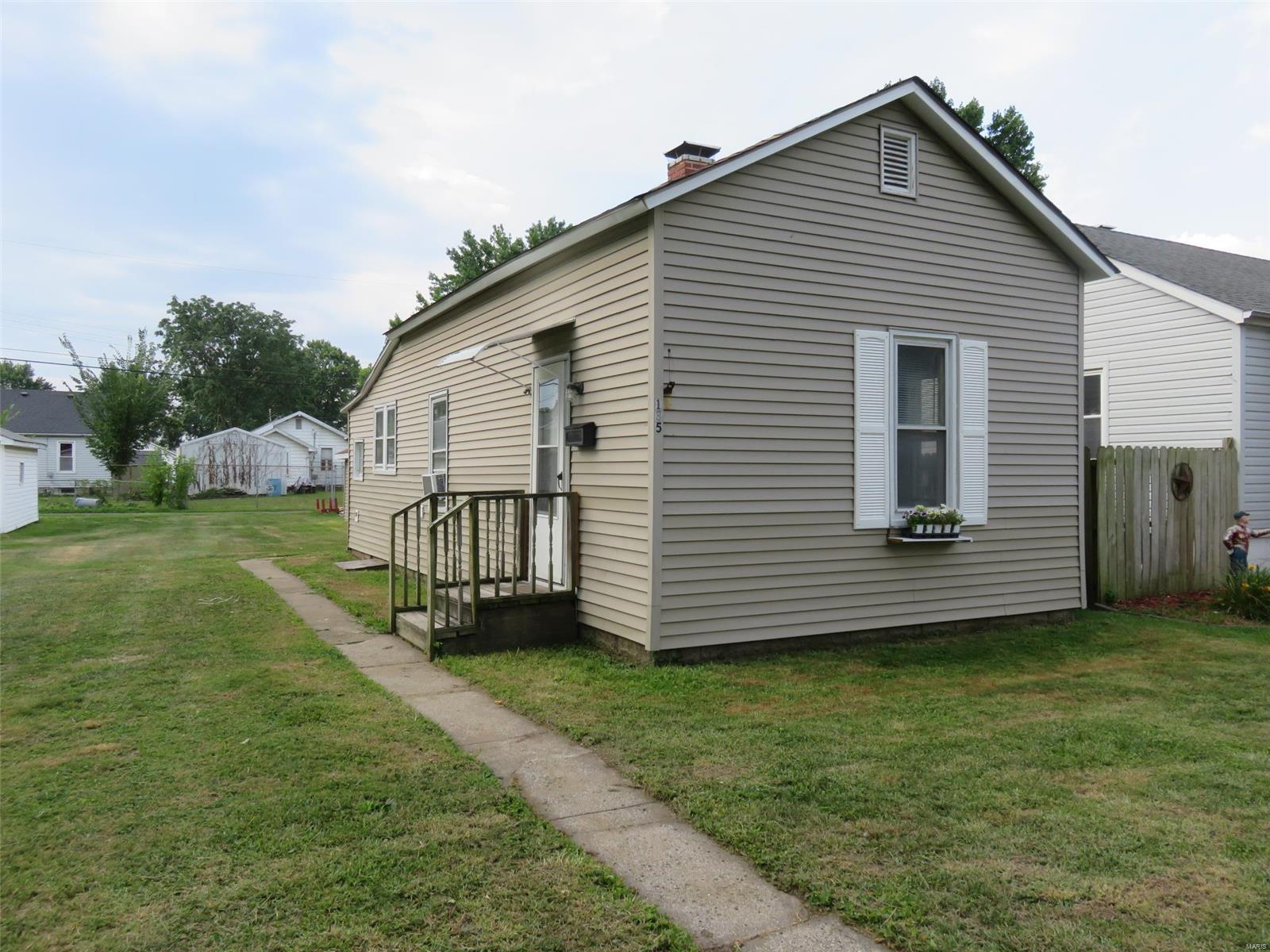 135 East 5th Street Roxana, IL 62084 - Photo 1 of 16 Gallery Image 1