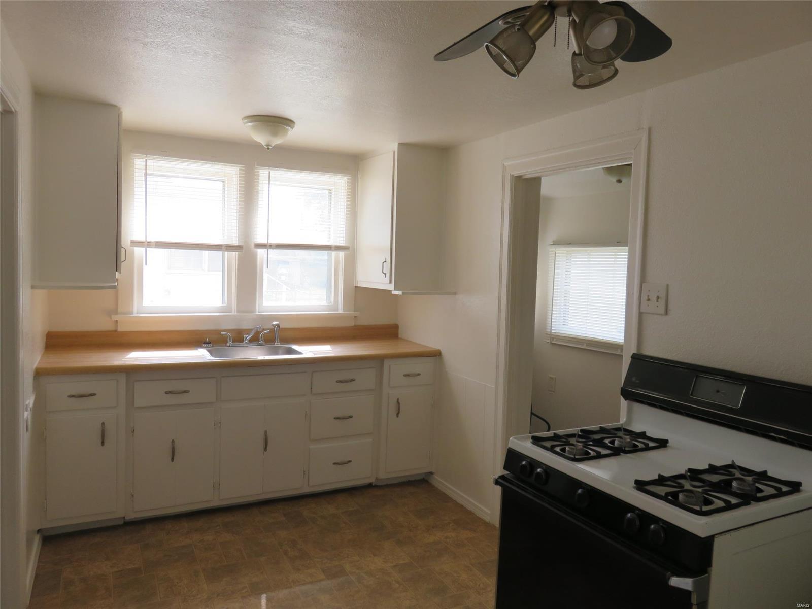 135 East 5th Street Roxana, IL 62084 - Photo 4 of 16 Gallery Image 4