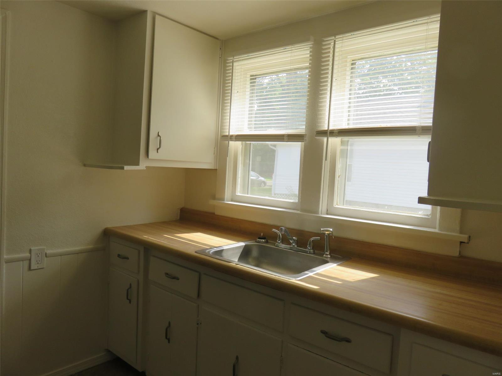 135 East 5th Street Roxana, IL 62084 - Photo 5 of 16 Gallery Image 5