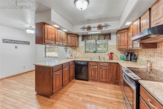 610 Winding Hills Road Monument, CO 80132 - Photo 12 of 42 Gallery Image 12