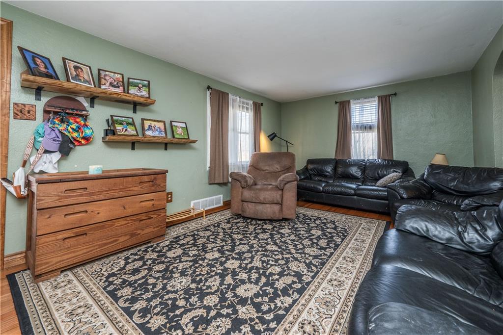 556 Highview Road Pittsburgh, PA 15234 - Photo 7 of 49 Gallery Image 7