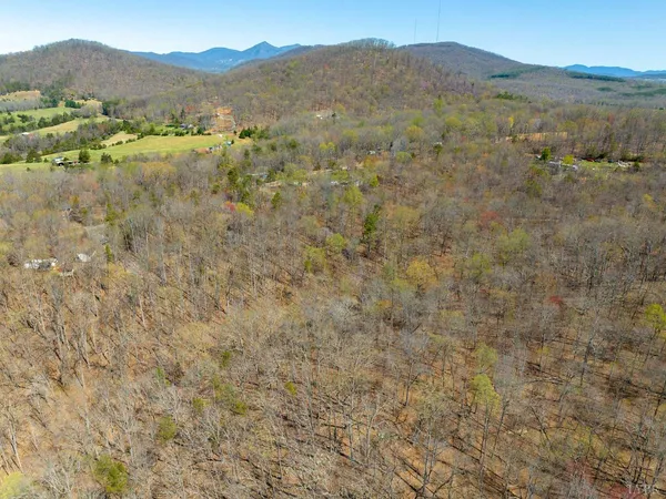 $28,987 | 9 Oak Drive, Moneta, VA 24121