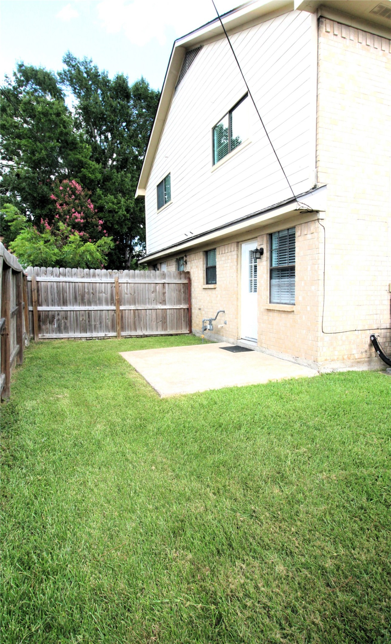 1101 Wilson Drive Rosenberg, TX 77471 - Photo 35 of 38 VIEW OF PRIVATE FENCE BETWEEN YOUR NEIGHBOR!