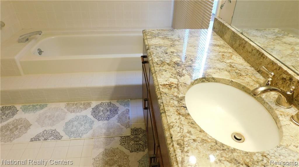 31101 Claymore Road Farmington Hills, MI 48331 - Photo 30 of 36