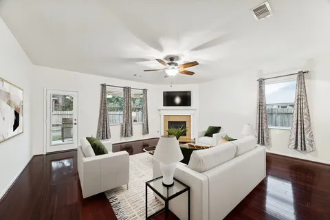 $409,900 | 191 Maple Grove Drive, Conroe, TX 77384