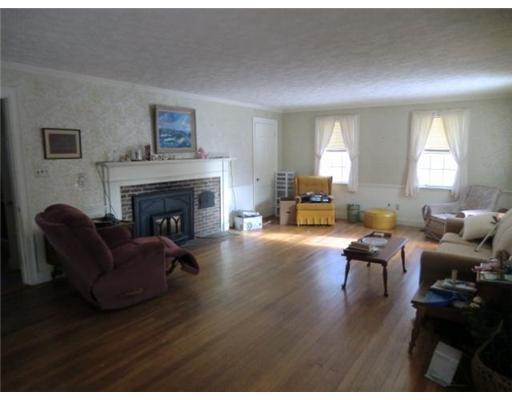 21 Fish Road Fairfield, ME 04937 - Photo 15 of 24 Living Room.