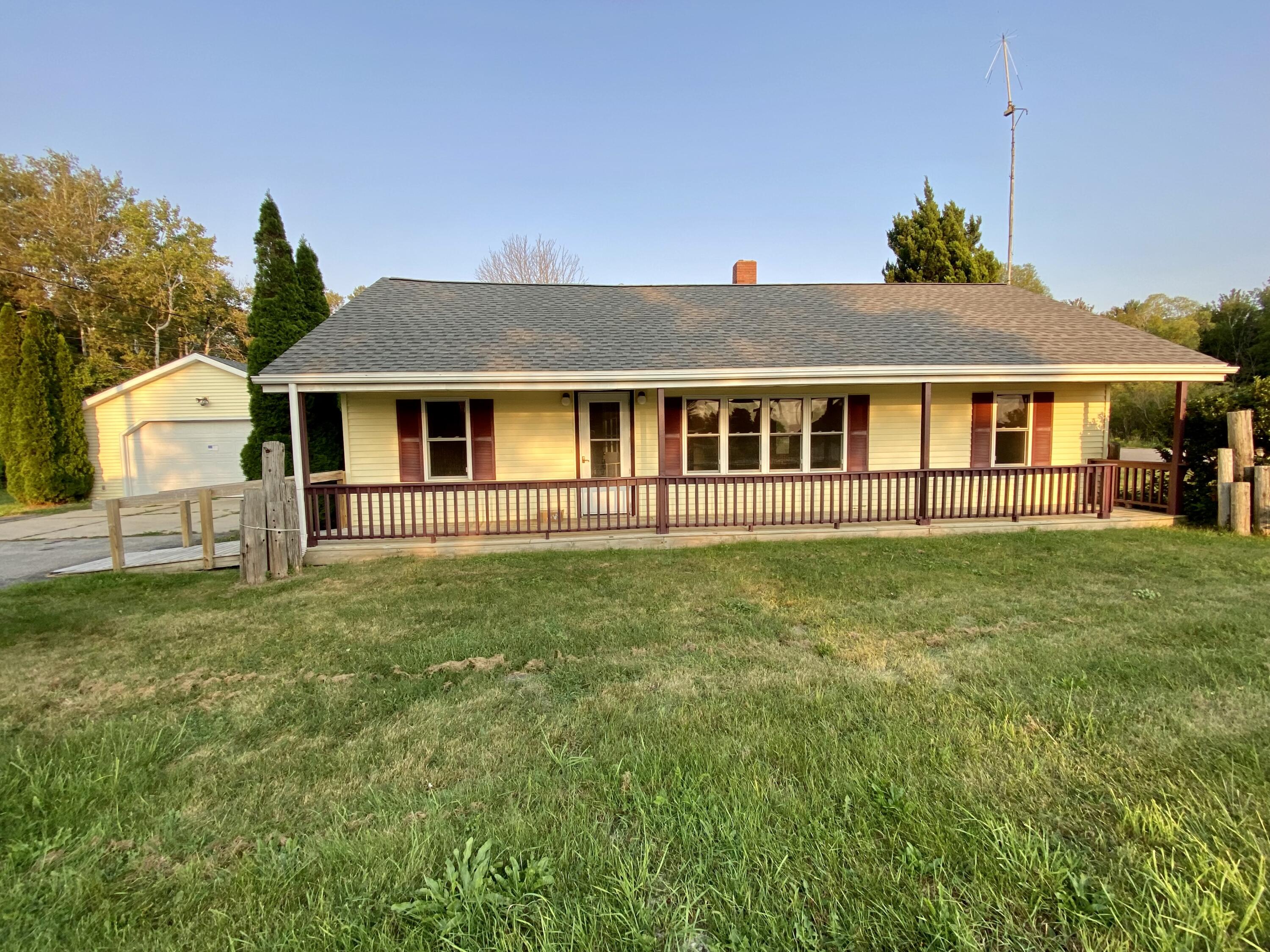 4985 Maple Road Manistee, MI 49660 - Photo 3 of 28 2-3 Bedroom home