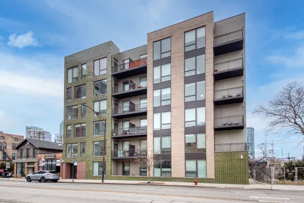 $3,545 | 851 West Grand Avenue, Unit 404, Chicago, IL 60642