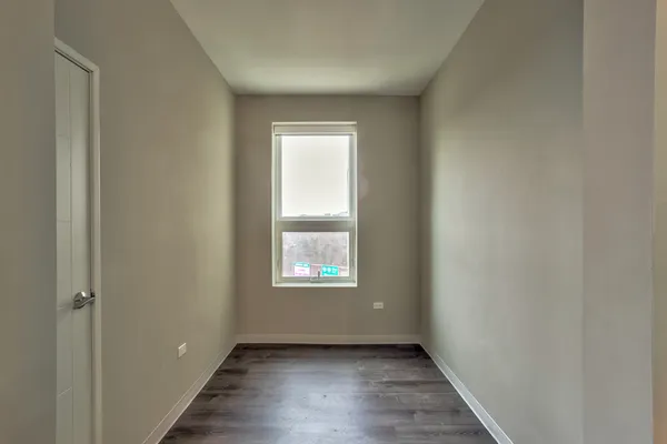 $3,545 | 851 West Grand Avenue, Unit 404, Chicago, IL 60642