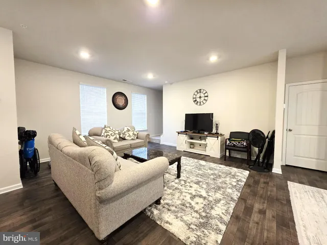 $2,200 | 407 Stream Valley Court, Salisbury, MD 21804