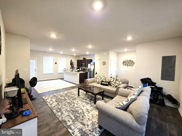 $2,200 | 407 Stream Valley Court, Salisbury, MD 21804