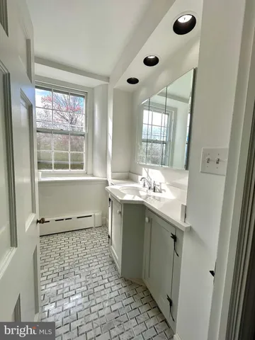 $6,000 | 571 North Newtown Street Road, Newtown Square, PA 19073