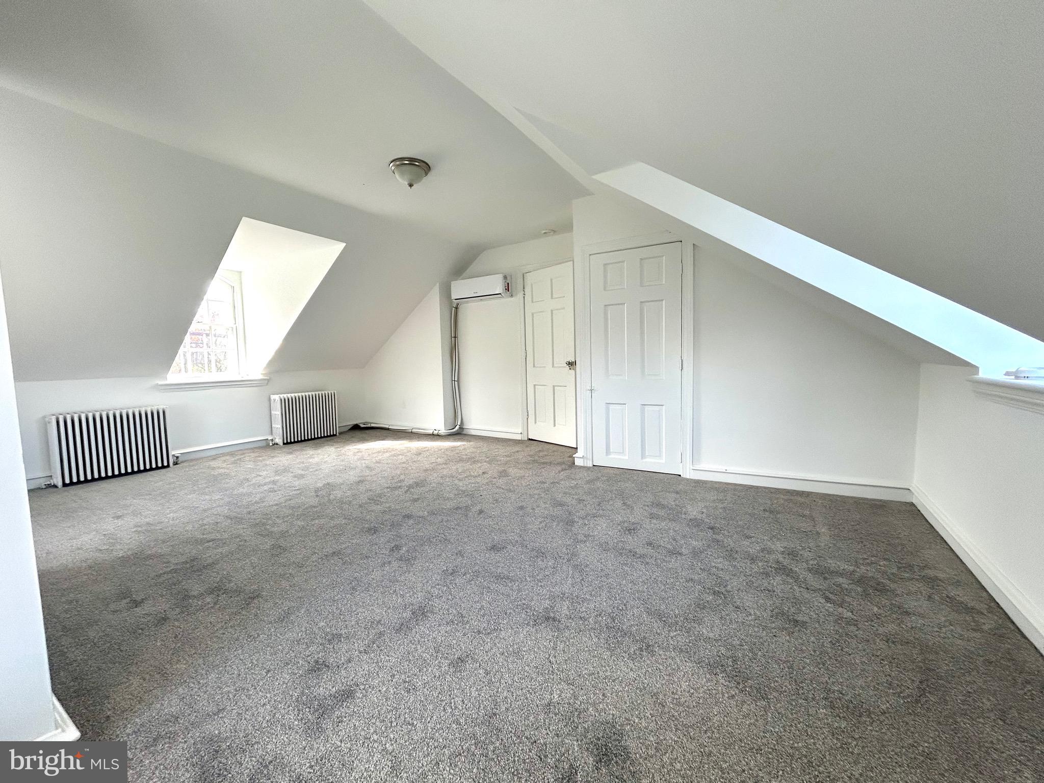 571 North Newtown Street Road Newtown Square, PA 19073 - Photo 20 of 25 an empty room with windows