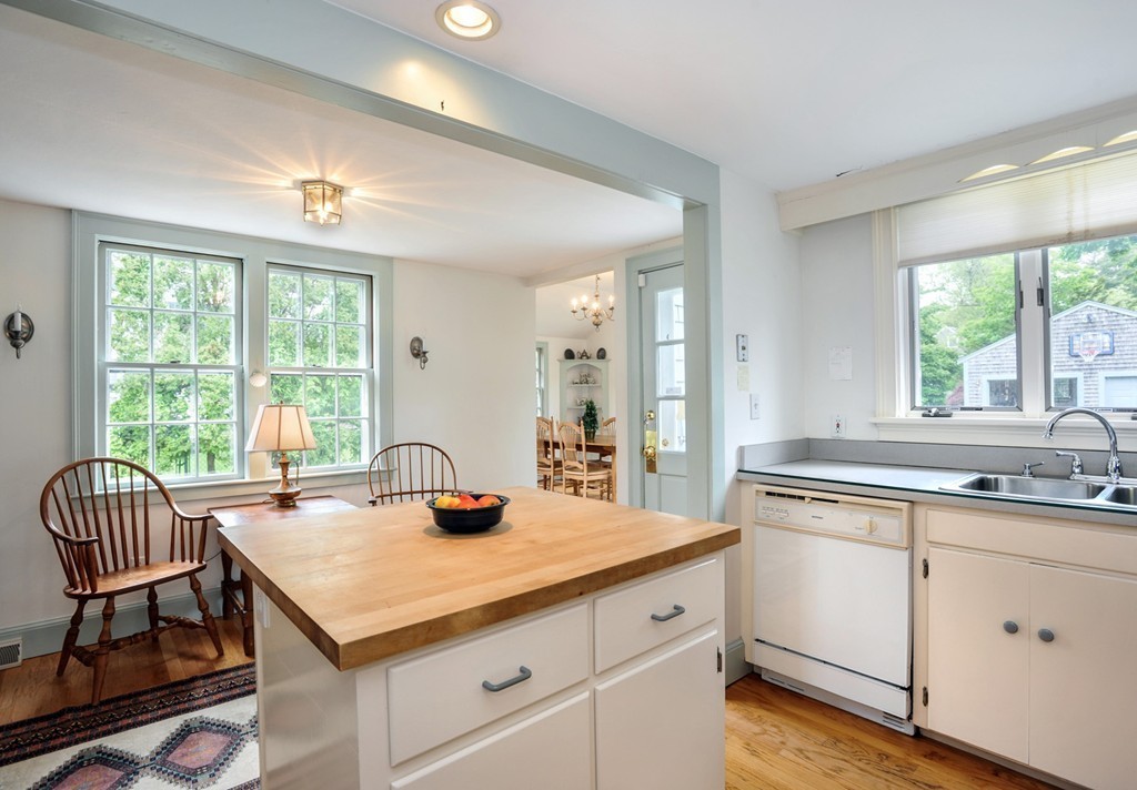 29 Massasoit Road Duxbury, MA 02332 - Photo 4 of 14
