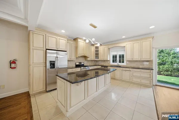 $7,950 | 47 Sunset Lane, Unit A, Tenafly, NJ 07670