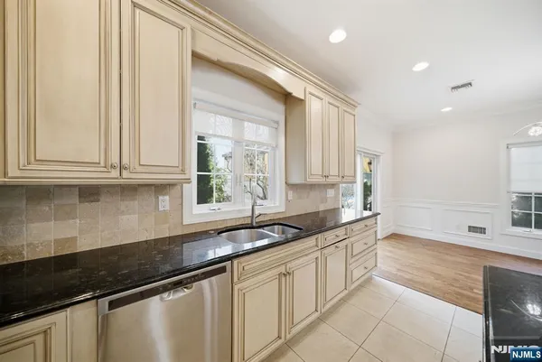 $7,950 | 47 Sunset Lane, Unit A, Tenafly, NJ 07670