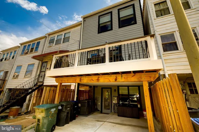 $800,000 | 210 Cromwell Terrace Northeast, Washington, DC 20002