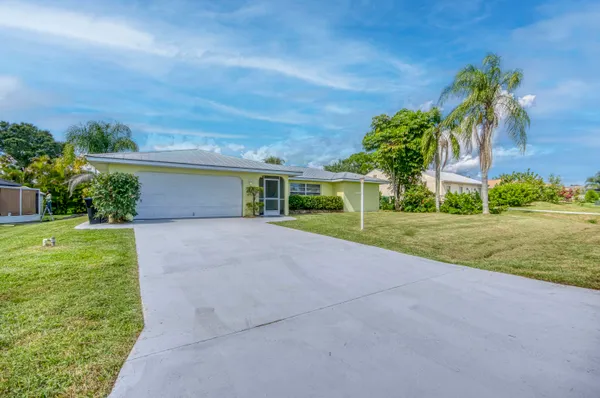 $2,400 | 2074 Southeast Doverbrook Street, Port St. Lucie, FL 34983
