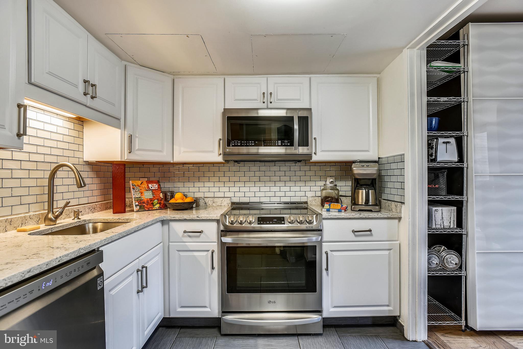 1606 Chimney House Road Reston, VA 20190 - Photo 1 of 47 Beautiful Kitchen