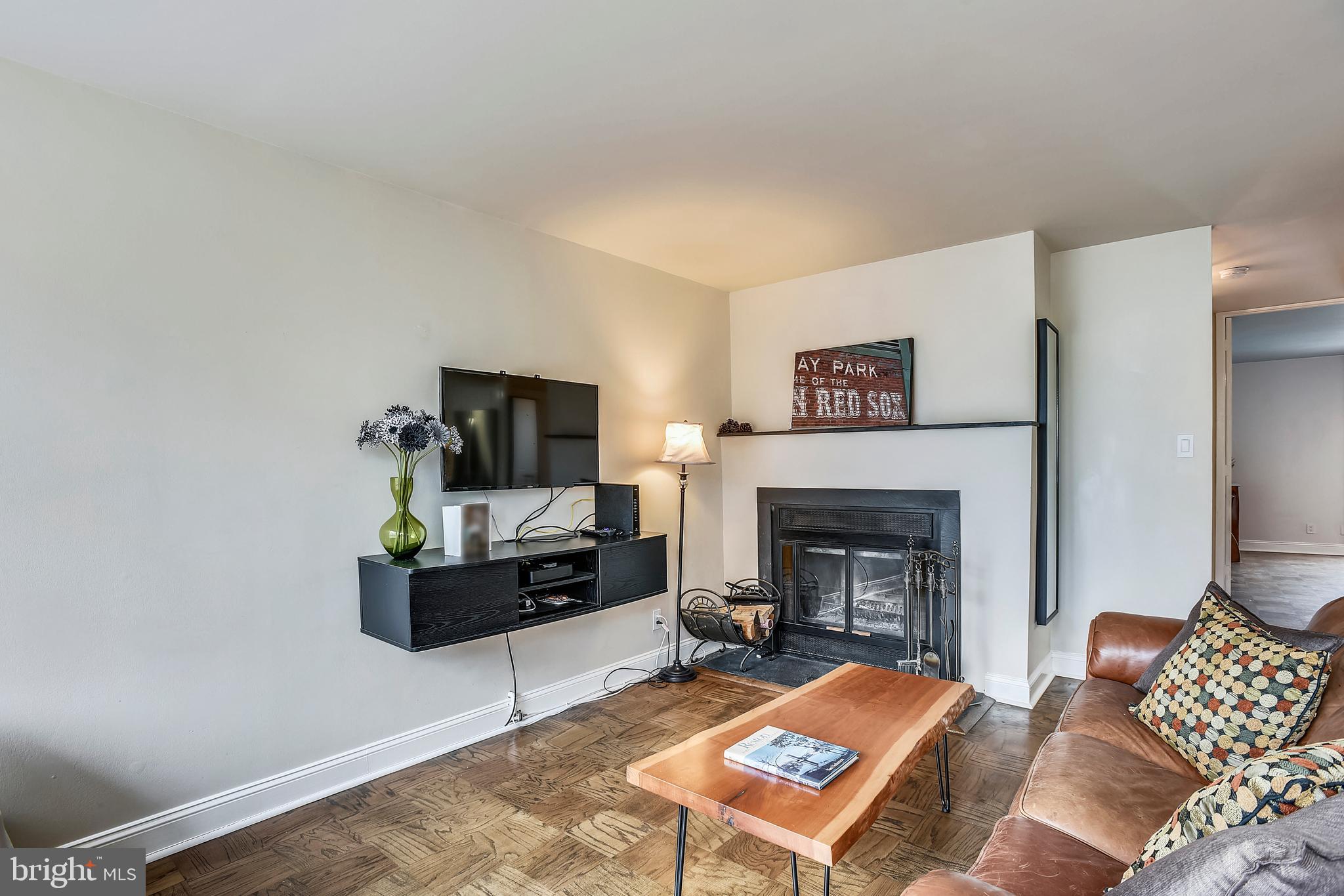 1606 Chimney House Road Reston, VA 20190 - Photo 13 of 47 Living Room