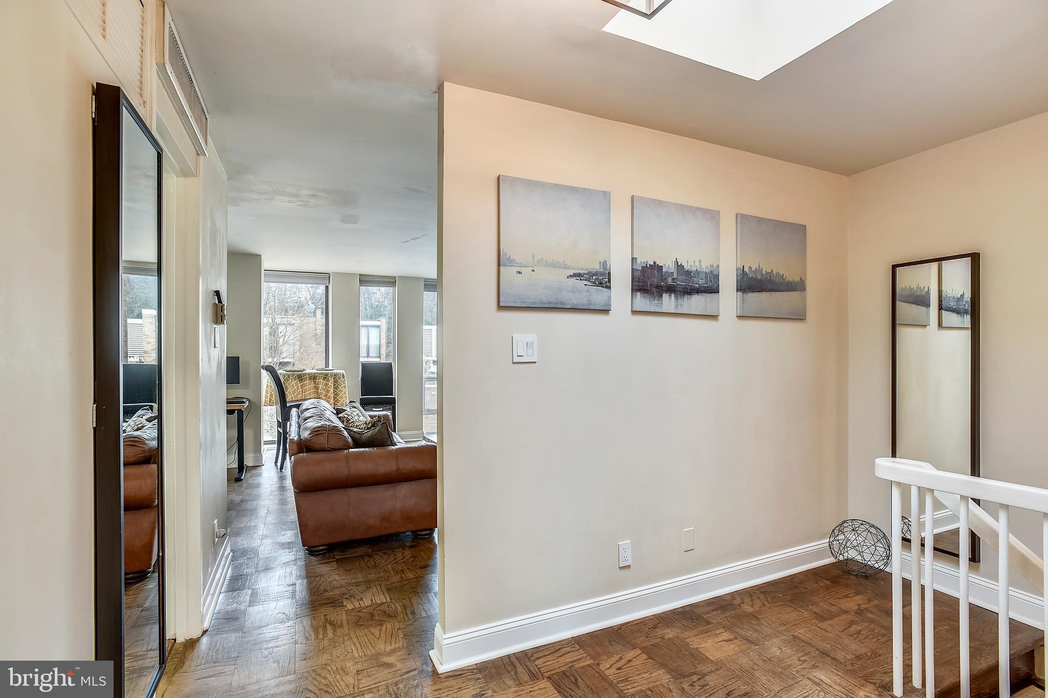 1606 Chimney House Road Reston, VA 20190 - Photo 22 of 47 Entry Hallway