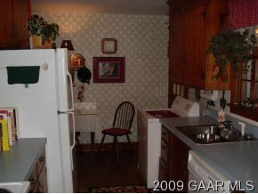 207 Robin Road Waynesboro, VA 22980 - Photo 6 of 12 Gallery Image 6