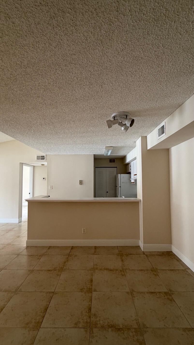 520 South Park Road, Unit 2212 Hollywood, FL 33021 - Photo 2 of 23 IMG_2760