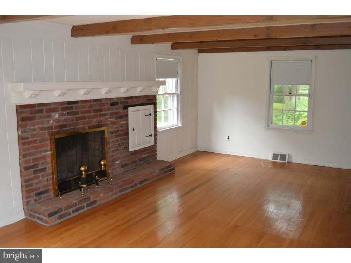 103 Brookhaven Road Wallingford, PA 19086 - Photo 3 of 15 Living Room