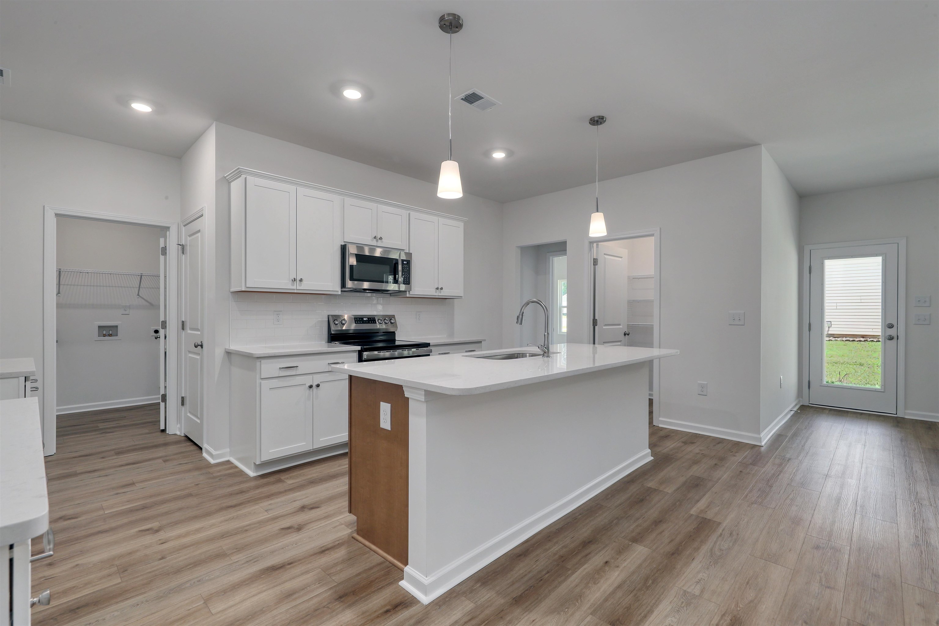 159 Bolsin Court Conway, SC 29526 - Photo 4 of 34