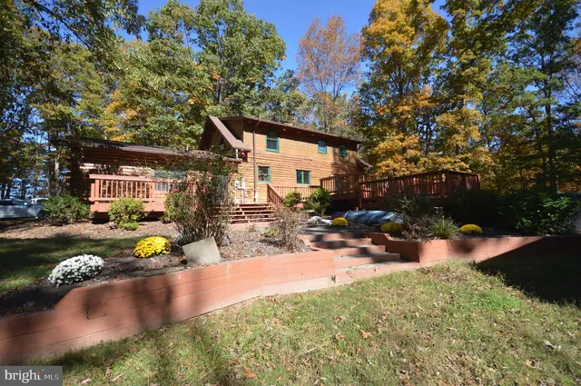 a view of a outdoor space