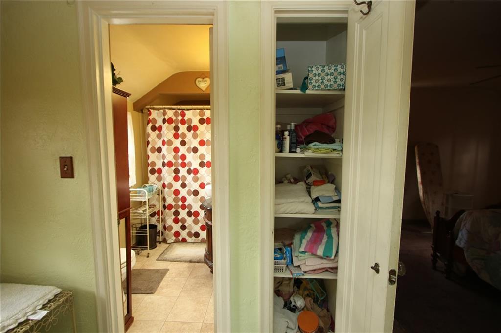 1672 Elderslee Road Pittsburgh, PA 15227 - Photo 13 of 19 Gallery Image 13