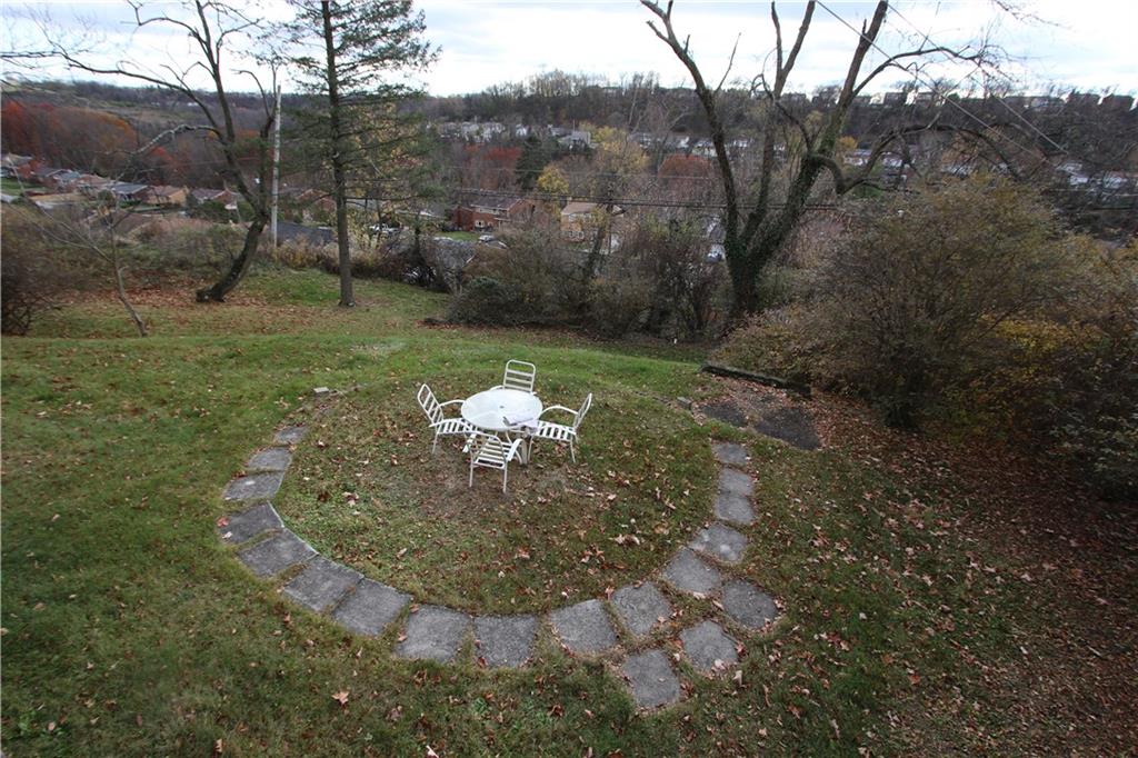 1672 Elderslee Road Pittsburgh, PA 15227 - Photo 15 of 19 Gallery Image 15