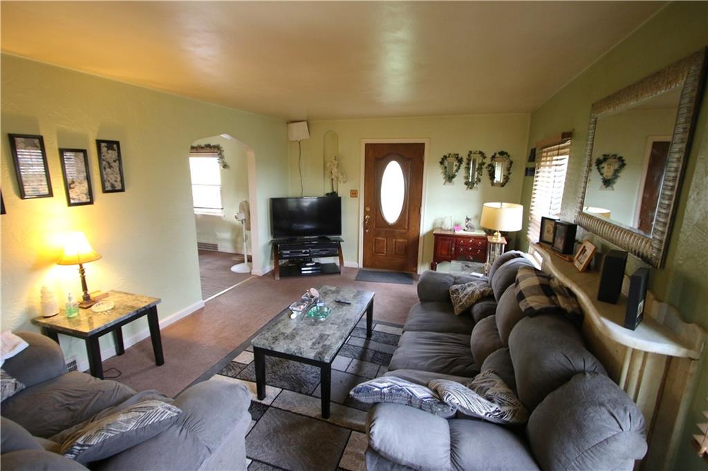 1672 Elderslee Road Pittsburgh, PA 15227 - Photo 2 of 19 Gallery Image 2
