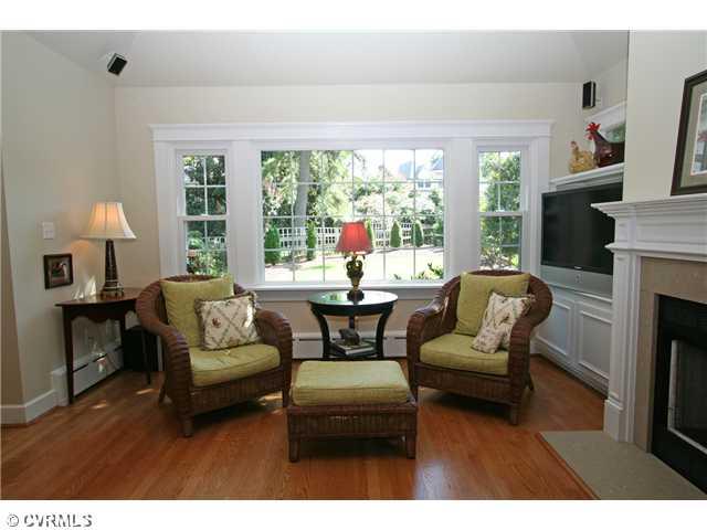 6005 Howard Road Richmond, VA 23226 - Photo 10 of 24 Den/Family/Great Room - Large picture window overlooks the rear garden.