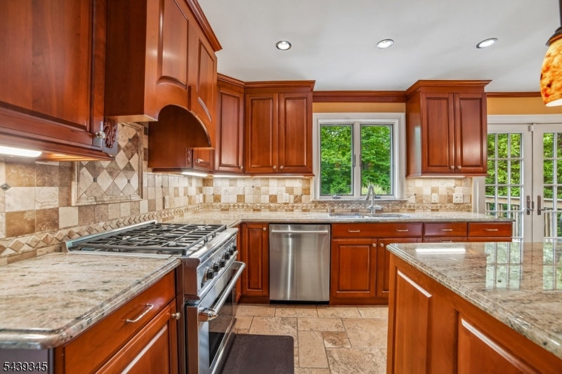 87 Reinman Road Warren, NJ 07059 - Photo 12 of 43